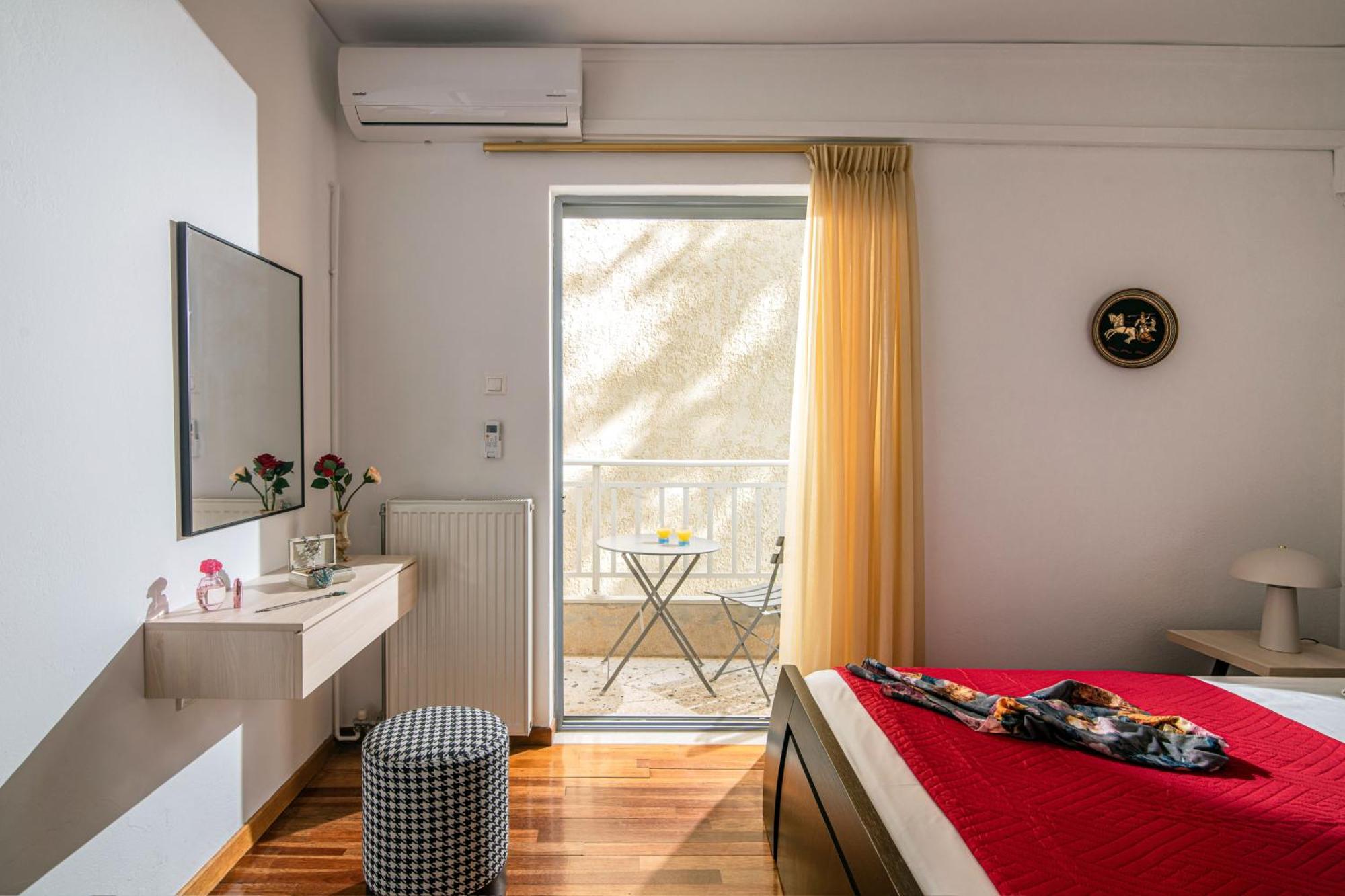 Central Double Bedroom Apartment Iraklio Exterior foto